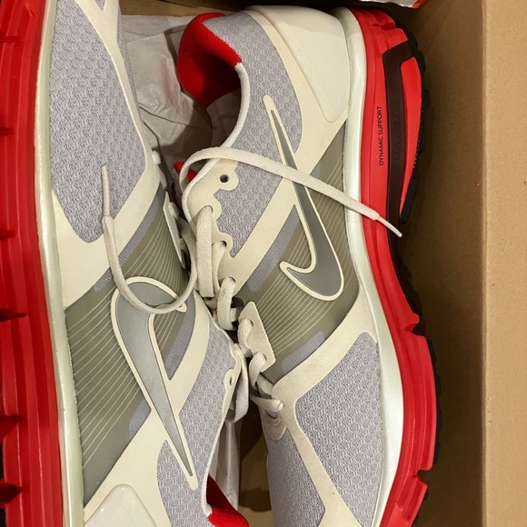 Nike Lunarglide Red and White Sneakers - Picture 2 of 4